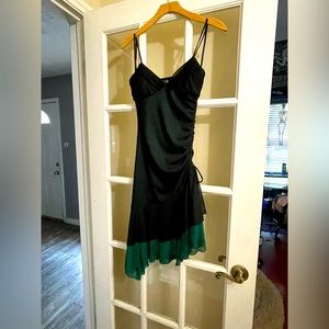 Black and Green slim fit body con dress Junior’s size S